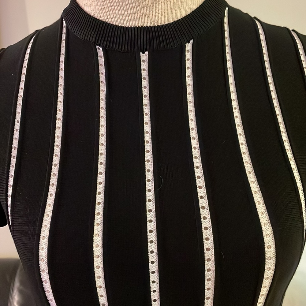 Weekend sale ⭐️⭐️⭐️ VALENTINO black and white dress - Picture 2 of 14